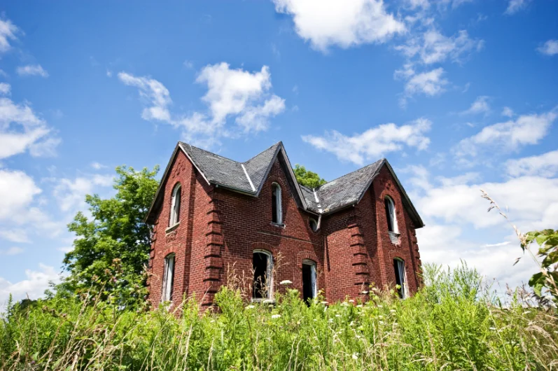 my-home-navigators-advantages-of-buying-a-fixer-upper